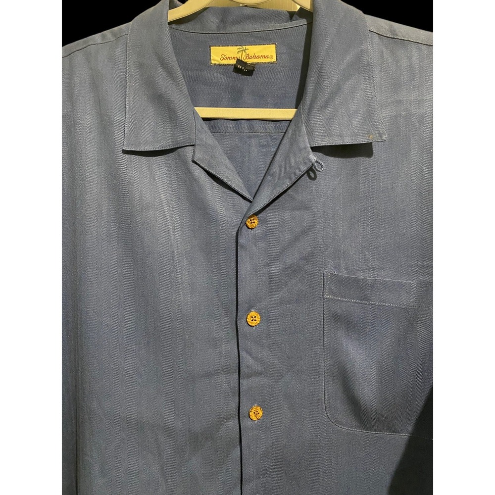 Tommy Bahama Shirt Mens XL Blue Hawaiian 100% Silk Casual Short Sleeve Top
